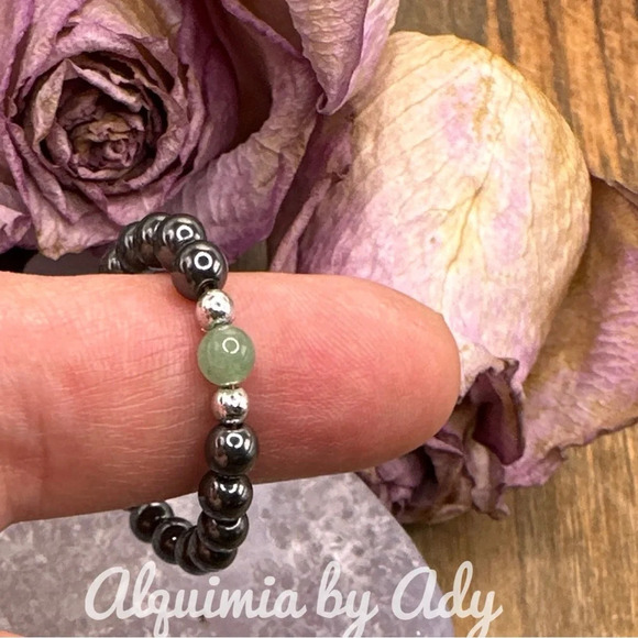Silver hematite beaded gem ring and untreated emerald - Picture 2 of 4